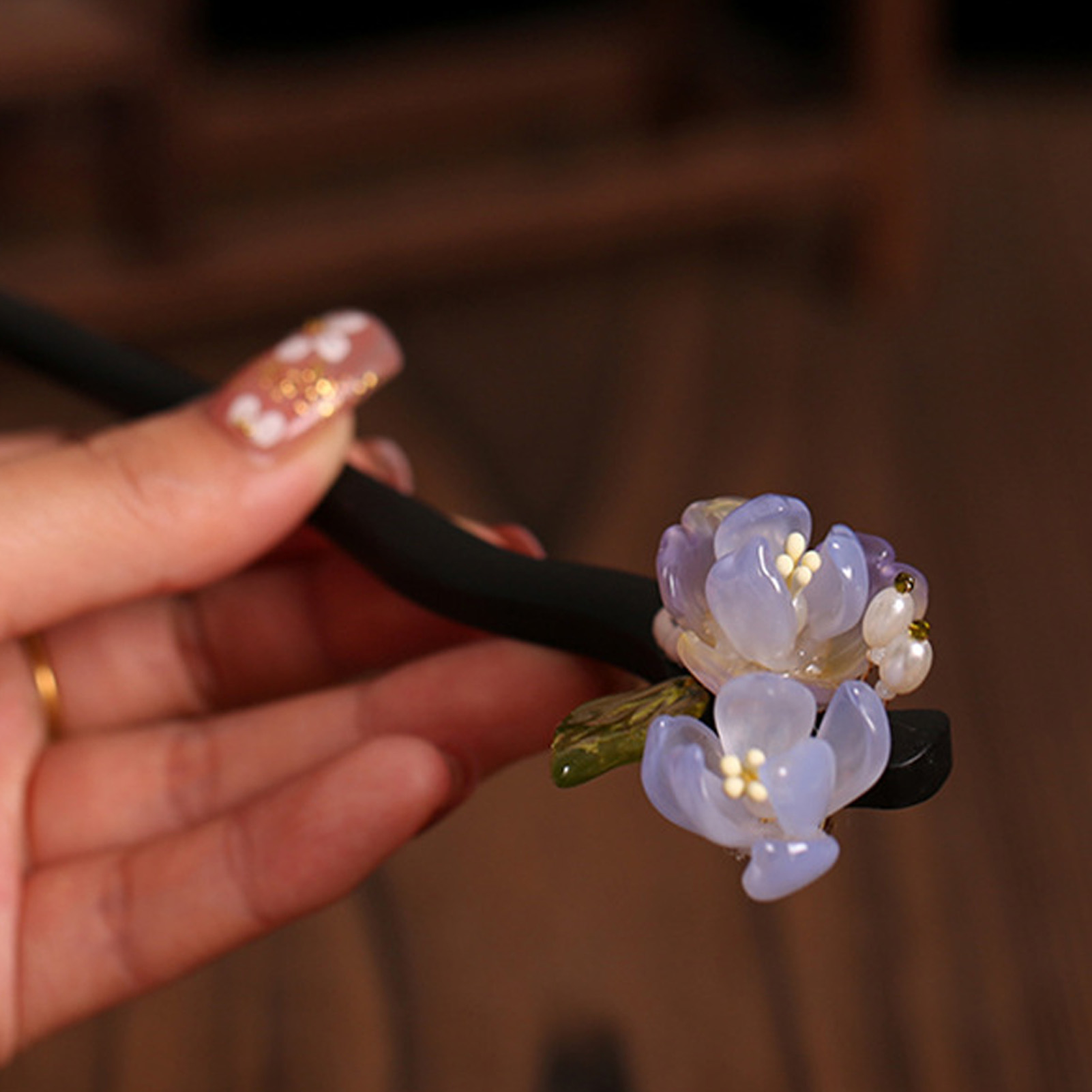 Vintage Fashion Shop - กิ๊บติดผมไม้ลายดอกไม้สไตล์วินเทจสำหรับผู้หญิง กิ๊บติดผมดอกไม้แก้วสุดหรู ทันสมัย สำหรับทรงผมมวย ตกแต่งทรงผม อุปกรณ์เสริมผม