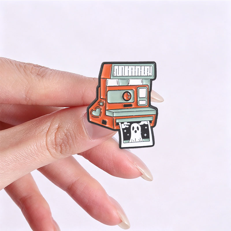 เข็มกลัดเคลือบลายกล้องโพลารอยด - Vintage Vibes Fashion บทวิจารณ์และราคา